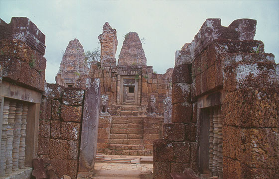 ANGKOR - I disegni di piccoli amici cambogiani incontrati tra le rovine del Baray Orientale 