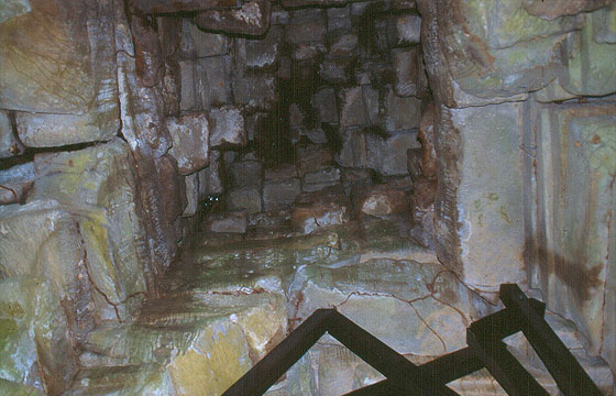 ANGKOR - Ta Som - il sistema costruttivo del gopura orientale 