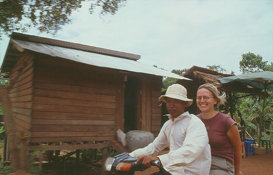 ANGKOR - Verso Beng Mealea - AIUTO IN TRE IN MOTO NON CE LA FACCIAMO!