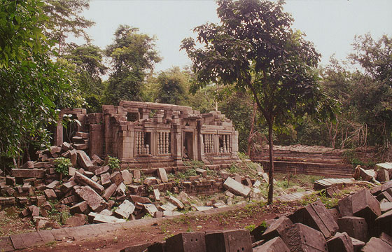 ANGKOR - Beng Mealea - la biblioteca