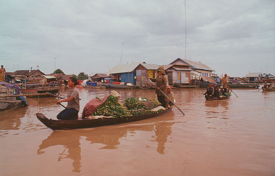DINTORNI DI SIEM REAP - Il villaggio galleggiante di Chong Kneas di etnia vietnamita
