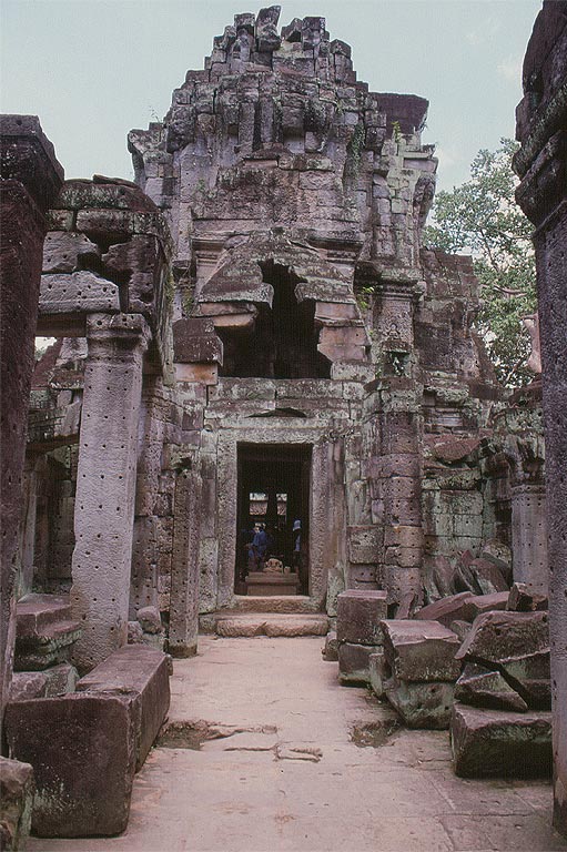 ANGKOR - Preah Khan - la torre del santuario centrale 