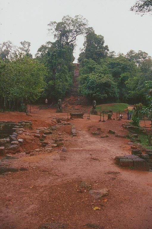 ANGKOR - Phnom Bakheng