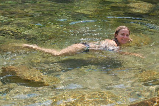 FIUME SOLENZARA - Oltrepassato il Col de Bavella ci rilassiamo a mollo nel fiume Solenzara