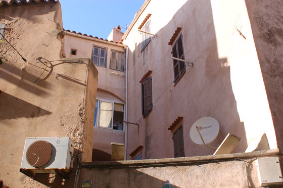 CORSICA DEL SUD - Bonifacio ci è piaciuta fin da questa prima passeggiata al tardo pomeriggio