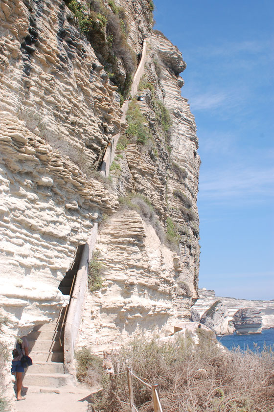 ESCALIERS DU ROY D'ARAGON - Ok, dal livello del mare ci accingiamo a risalire i 60 metri fino alla Haute Ville: notate quanto è ripida la scalinata?