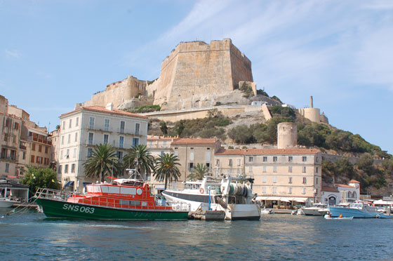 BONIFACIO - La cittadella vista dal porto naturale