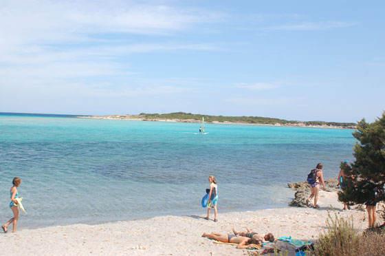 PLAGE DE PIANTARELLA - Con la sua bassa laguna, è uno tra i posti migliori a sud dell'isola per gli sport acquatici