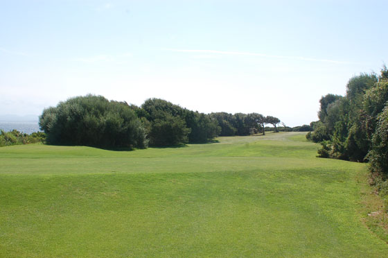 POINTE DE SPERONE - A piedi verso Plage du Grand Sperone attraversiamo i campi da golf