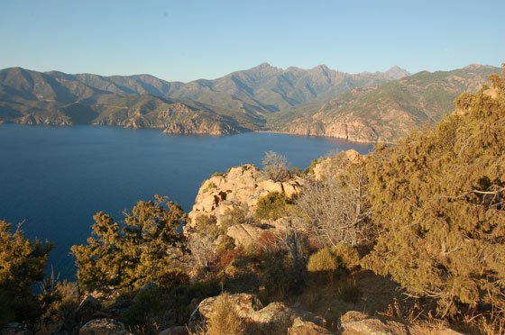 PIANA - Aspettiamo il tramonto allo Chateau Fort con vista sul golfo