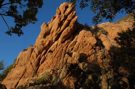 LE CALANCHE DI PIANA - 400 m sopra il mare si ergono queste fantasmagoriche formazioni rocciose a formare colonne contorte, torri e massi irregolari