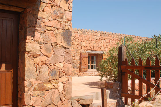 GOLFO DI PORTO - Case in pietra rossa a Girolata