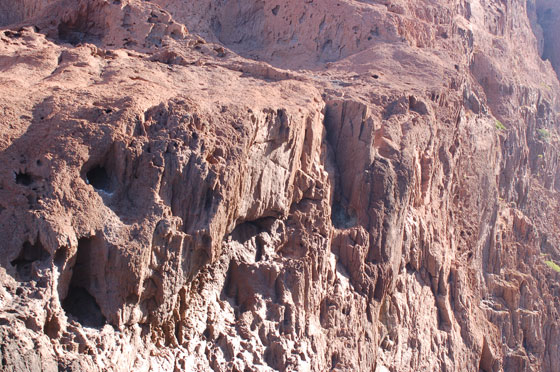 RISERVA NATURALE DI SCANDOLA - Sulla costa occidentale dell'isola si trovano alcuni dei luoghi più belli e di maggiore interesse paesaggistico di tutta la Corsica