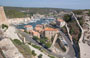 BONIFACIO. Dalla cima della Torre dello Stendardo vista panoramica sulla Marina, moderno quartiere cresciuto intorno al porto turistico