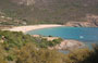 GOLFE DE PORTO. Seguendo la panoramica D824 si arriva alla Plage d'Arone, di sabbia fine e circondata da cespugli di mirto