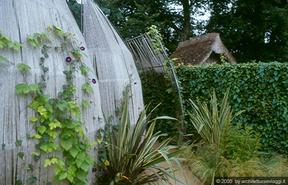 VALLE DELLA LOIRA - BLESOIS - Chateau de Chaumont sur Loire - GIARDINI ED EROTISMO: Les Petales du desir 3