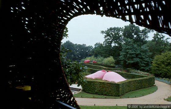 VALLE DELLA LOIRA - BLESOIS - Chateau de Chaumont sur Loire - GIARDINI ED EROTISMO: Eh! Tu me soutiens?