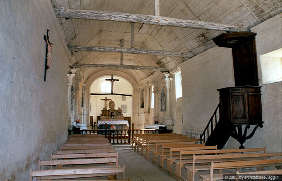 VALLE DELLA LOIRA - ANGIO' - Dintorni di Saumur - L'interno della piccola chiesa nei pressi del villaggio troglodita di Rochemeier
