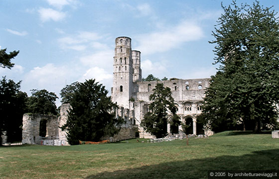 NORMANDIA - PARCO REGIONALE DI BROTONNE - La strada delle abbazie - Abbazia di Jumieges - Vista d'insieme