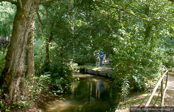 NORMANDIA - GIVERNY - Casa Museo di Claude Monet: il giardino nei pressi dello stagno