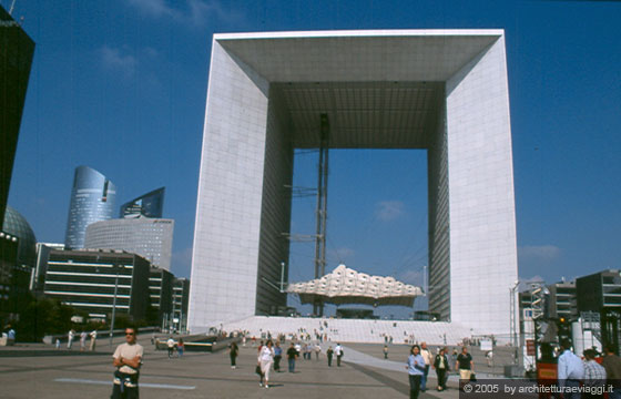 PARIGI - La Dèfense - Le Grande Arche 