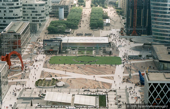 PARIGI - La Dèfense - Vista sulla Dèfense dalla terrazza de Le Grande Arche a 110 metri di altezza