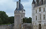 VALLE DELLA LOIRA - TURENNA. Chateau di Chenonceau riflesso nell'acqua del fiume