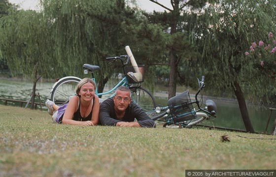 NARA-KOEN - Ciak, l'autoscatto blocca il nostro relax 