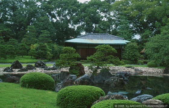 CASTELLO NIJO-JO - Ninomaru Palace Garden: una sorta di paesaggio idealizzato e simbolico influenzato dall'idea buddhista di paradiso