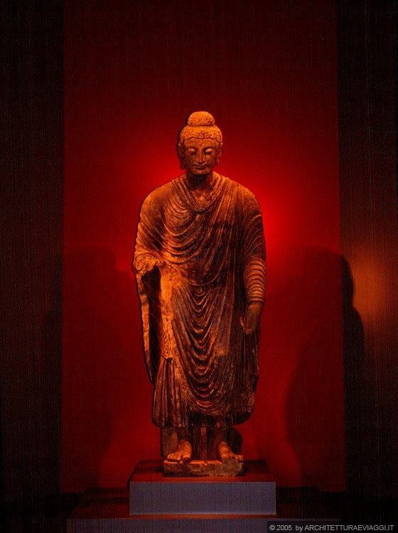 SHIGARAKI, SHIGA - MIHO MUSEUM - Buddha in piedi, Pakistan, Ghandara (2° sec. a.c.)