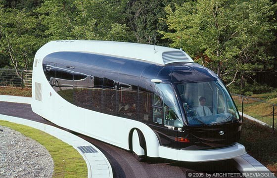 EXPO AICHI 2005 - IMTS, Intelligent Mulimode Transport System - sono mezzi senza conducente che funzionano con segnale radio