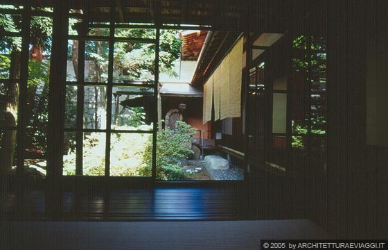 TAKAYAMA  - L'Engawa della Casa Yoshijima sottolinea l'intimo rapporto tra spazio interno ed esterno
