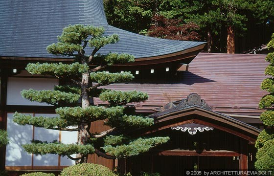 TAKAYAMA - Shiroyama-koen: Teramachi, Higashiyama: particolare