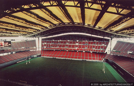 TOYOTA CITY - La copertura retraibile con l'innovativa struttura appesa del TOYOTA STADIUM 