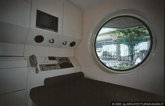 TOKYO GINZA - Nagakin Capsule Tower Building - l'interno di una capsula modello