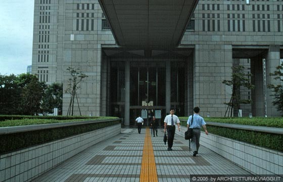 TOKYO SHINJUKU - Tokyo Metropolitan Governament Offices: verso la torre dell'osservatorio
