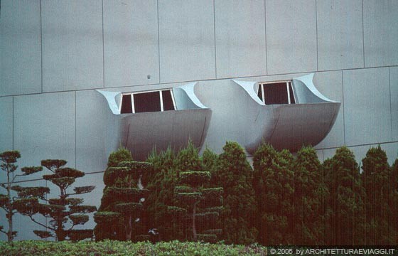 TOKYO - Yoyogi National Gymnasium: particolare 
