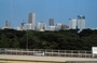 TOKYO. Verso Odaiba-Tokyo Bay: in primo piano la Tokyo Metropolitan Expressway, l'enorme nastro autostradale che con oltre 220 km collega la capitale ai sobborghi e alle città più lontane