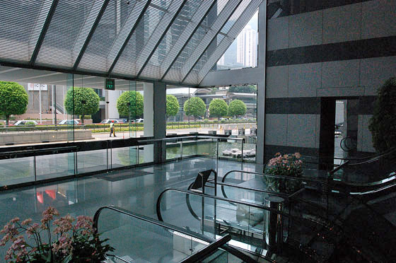 BANK OF CHINA TOWER - La hall vetrata di ingresso 