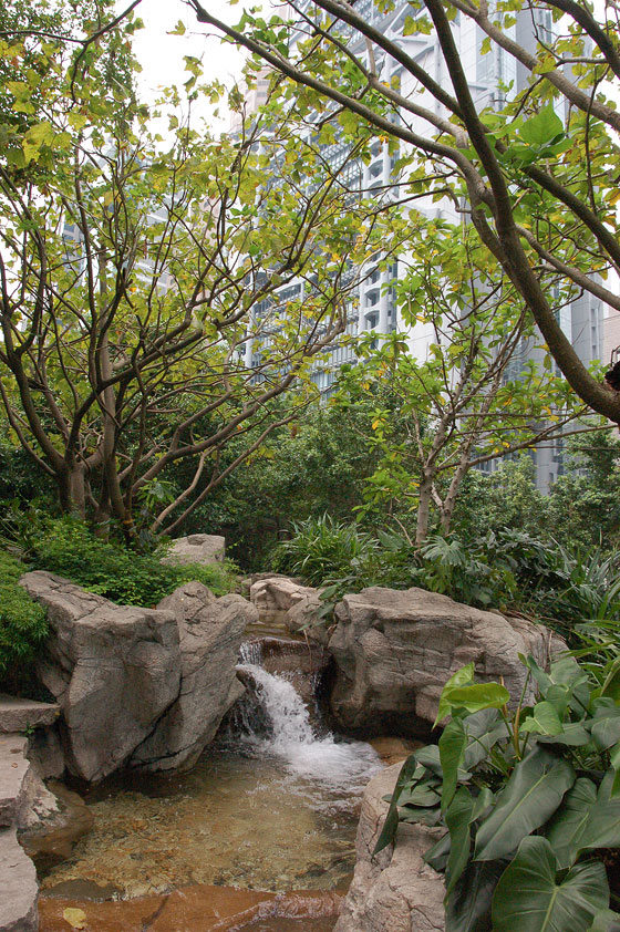 CENTRAL - Da Cheung Kong Park vista sulla sede della HSBC Hong Kong