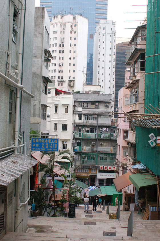 A OVEST DI CENTRAL - In Hong Kong Oriente ed Occidente si fondono in perfetta simbiosi