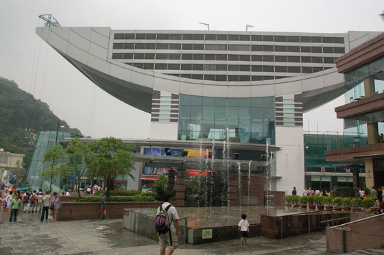 VICTORIA PEAK - La Peak Tower - arch. Zaha Hadid