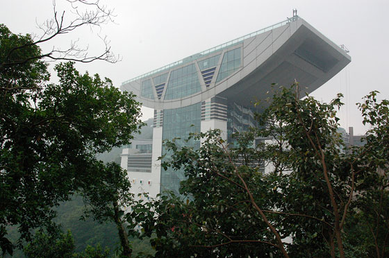 THE PEAK - Progettato da Zaha Hadid, architetto donna di fama internazionale