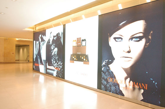 CENTRAL - Emporio Armani a Chater Road di Massimiliano e Doriana Fuksas