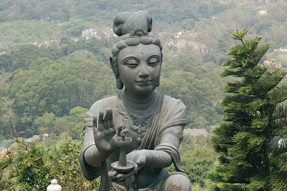 MONASTERO DI PO LIN - Offerte al Buddha