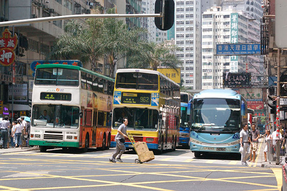 A EST DI CENTRAL - Le animate strade di Wan Chai