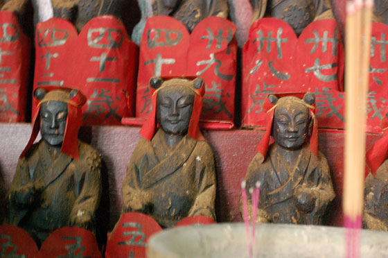 WAN CHAI - Statuette al Tempio Tai Wong