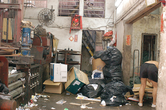 WAN CHAI - Ficchiamo il naso in una vecchia bottega di un artigiano