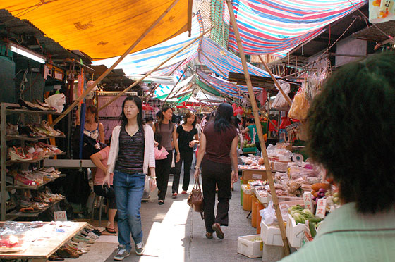 WAN CHAI - Un altro caratteristico mercato tra i vicoli di Wan Chai