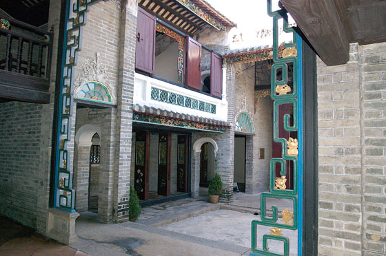 TAI FU TAI MANSION - Dalla Sala Principale vista verso la corte centrale interna 